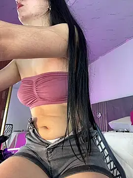 Lila-pinkky online show from 4, 7, 2026