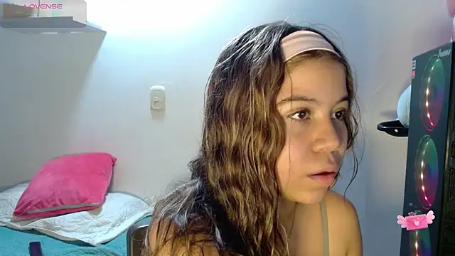 Snapshot of M1la_18 chatting on 16, 5, 2026 M1la 18 online show from 16, 5, 2026