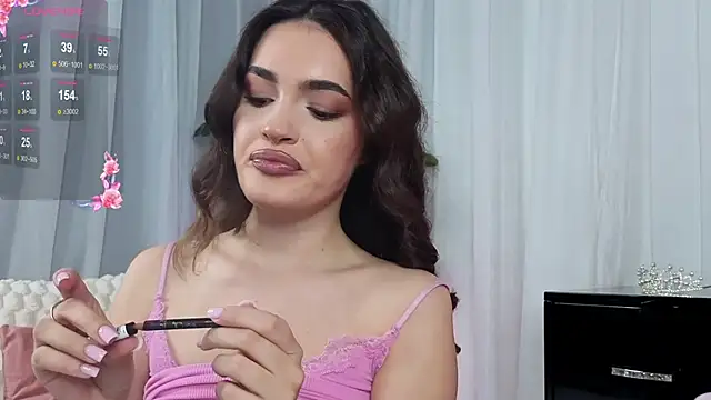 SweetAuraa online show from 17, 6, 2026