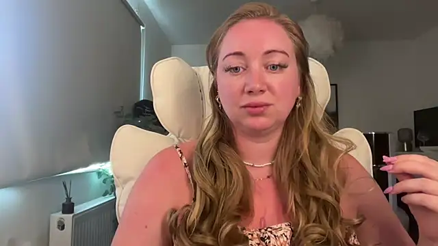 Snapshot of arielsweetieee chatting on 26, 5, 2026 arielsweetieee online show from 26, 5, 2026