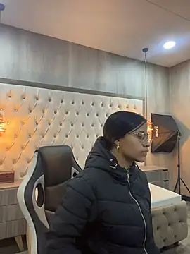 Snapshot of Susan_Voltaire chatting on 19, 5, 2026 Susan Voltaire online show from 19, 5, 2026