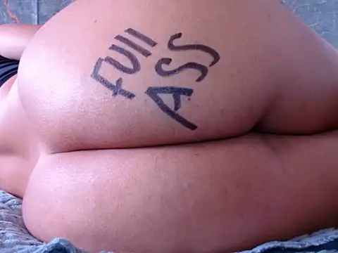 Snapshot of sexy-body22 chatting on 8, 7, 2026 sexy-body22 online show from 8, 7, 2026
