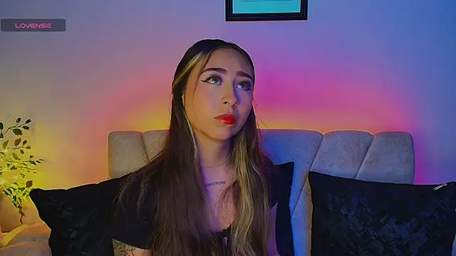 Cloe martinezz  online show from 13, 5, 2026