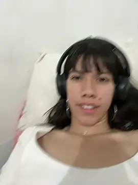 Snapshot of drea-an chatting on 16, 4, 2026 drea-an online show from 16, 4, 2026