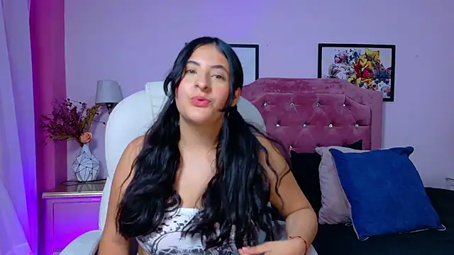 Snapshot of Maggiee_1 chatting on 22, 4, 2026 Maggiee 1 online show from 22, 4, 2026