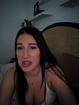 Snapshot of ashleyleeXX chatting on 27, 4, 2026 ashleyleeXX online show from 27, 4, 2026