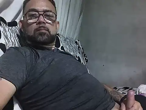 Snapshot of CarlossexVen chatting on 20, 4, 2026 CarlossexVen online show from 20, 4, 2026