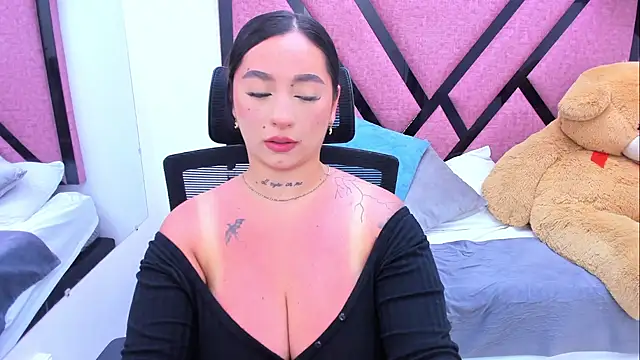 MiaaCastroo online show from 19, 5, 2026