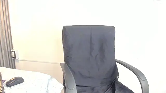 Snapshot of lolabunnysc chatting on 8, 6, 2026 lolabunnysc online show from 8, 6, 2026