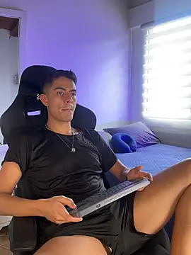 Simoonn8 online show from 29, 4, 2026