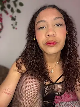 Daphnne Curly online show from 7, 5, 2026