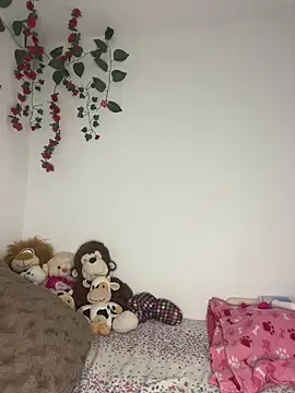 Daphnne Curly online show from 17, 5, 2026