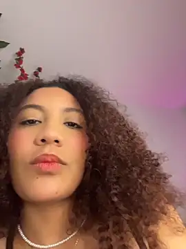 Daphnne Curly online show from 27, 5, 2026