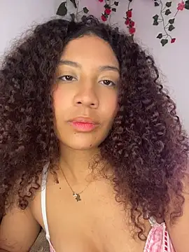 Daphnne Curly online show from 9, 7, 2026