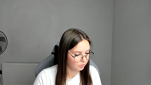 Regina cute  online show from 28, 6, 2026