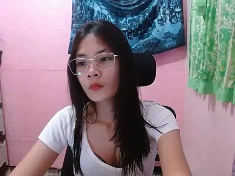 Snapshot of Sweetsexylady19 chatting on 6, 5, 2026 Sweetsexylady19 online show from 6, 5, 2026