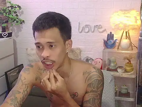 marlonmoreno01 online show from 21, 4, 2026