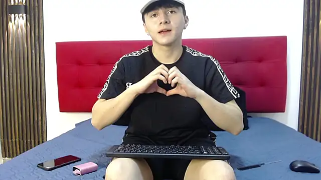 Snapshot of LunayDream chatting on 24, 4, 2026 LunayDream online show from 24, 4, 2026