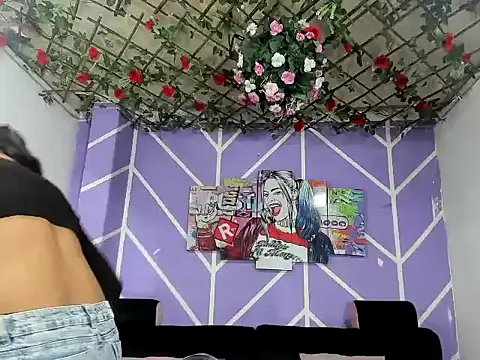 Snapshot of DAHNE_HOT_ chatting on 21, 4, 2026 DAHNE HOT online show from 21, 4, 2026