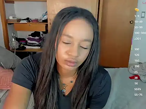 Snapshot of nia_brown chatting on 14, 5, 2026 nia brown online show from 14, 5, 2026