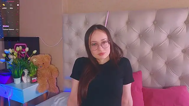 KaraParsons online show from 21, 4, 2026