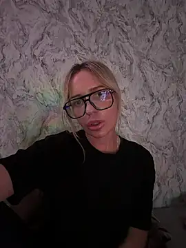 Snapshot of RaisaZaxarovna chatting on 14, 6, 2026 RaisaZaxarovna online show from 14, 6, 2026