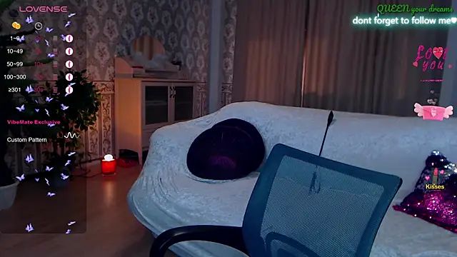 Snapshot of FromRussia chatting on 22, 4, 2026 FromRussia online show from 22, 4, 2026