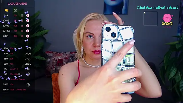Snapshot of FromRussia chatting on 27, 5, 2026 FromRussia online show from 27, 5, 2026