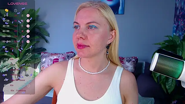 Snapshot of FromRussia chatting on 24, 6, 2026 FromRussia online show from 24, 6, 2026