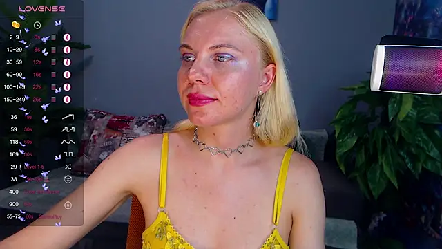 Snapshot of FromRussia chatting on 25, 6, 2026 FromRussia online show from 25, 6, 2026