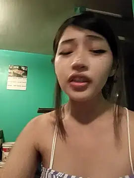 Snapshot of HonyHanna chatting on 24, 4, 2026 HonyHanna online show from 24, 4, 2026