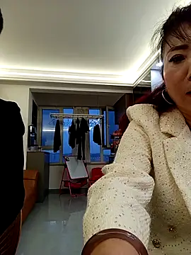 lucy-698 online show from 20, 4, 2026