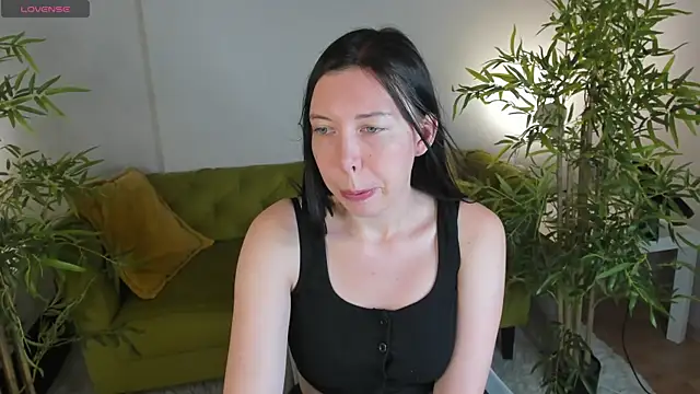 Snapshot of Sandra_Ross chatting on 10, 7, 2026 Sandra Ross online show from 10, 7, 2026