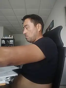 Snapshot of MaximilianoX2020 chatting on 19, 5, 2026 MaximilianoX2020 online show from 19, 5, 2026