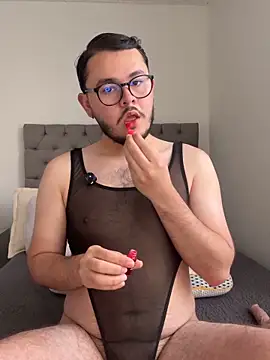 Snapshot of SubBoy_bear chatting on 10, 6, 2026 SubBoy bear online show from 10, 6, 2026