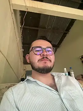 Snapshot of SubBoy_bear chatting on 25, 7, 2026 SubBoy bear online show from 25, 7, 2026