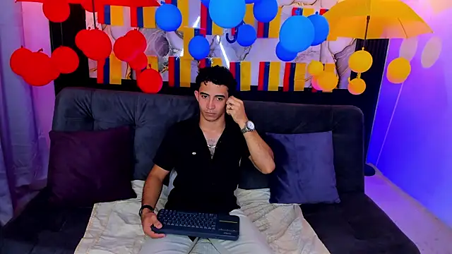 Snapshot of caius_bigcock1 chatting on 22, 6, 2026 caius bigcock1 online show from 22, 6, 2026