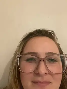 mamiiiiiiiiiiiiii online show from 21, 4, 2026