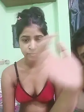 Snapshot of hot-couple-0 chatting on 23, 5, 2026 hot-couple-0 online show from 23, 5, 2026