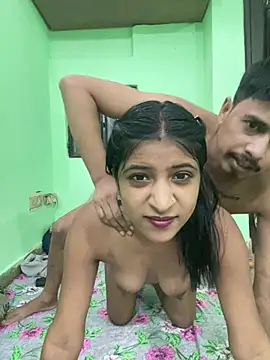 Snapshot of hot-couple-0 chatting on 27, 5, 2026 hot-couple-0 online show from 27, 5, 2026