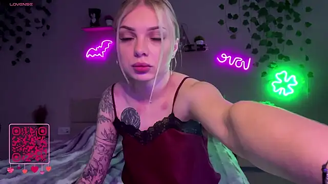 Snapshot of CandyRass chatting on 7, 6, 2026 CandyRass online show from 7, 6, 2026