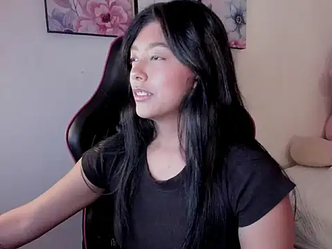 Snapshot of nicky_millsz chatting on 28, 4, 2026 nicky millsz online show from 28, 4, 2026