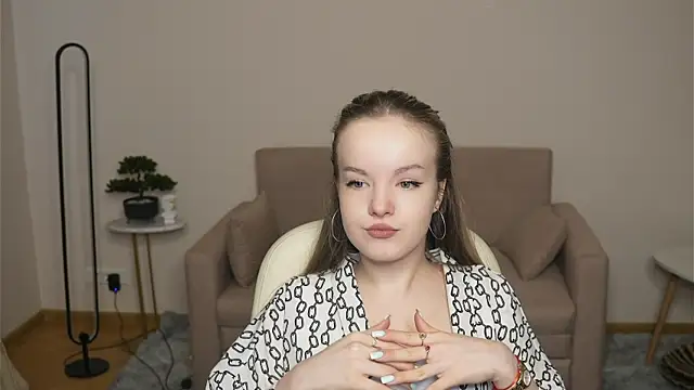 DinaLasenby online show from 23, 4, 2026