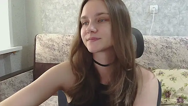 Snapshot of DolcezzaCream chatting on 8, 7, 2026 DolcezzaCream online show from 8, 7, 2026