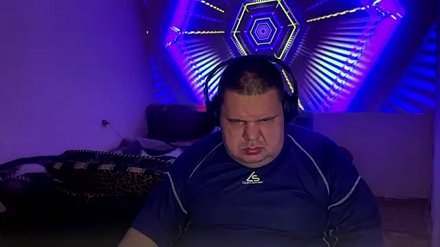 chubby daddy online show from 25, 4, 2026