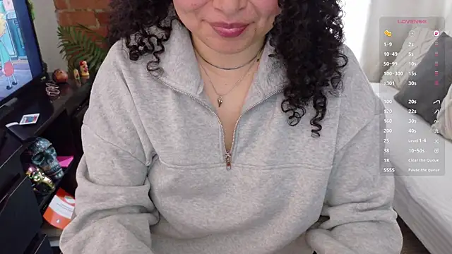 Snapshot of MissBronte chatting on 7, 6, 2026 MissBronte online show from 7, 6, 2026