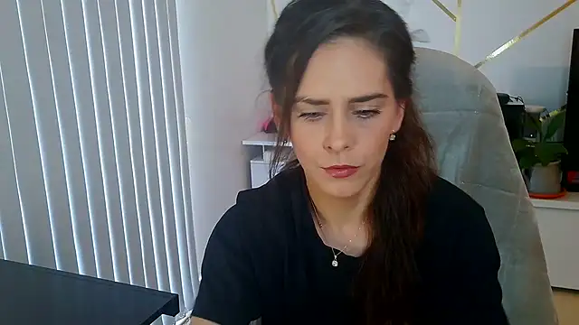 Snapshot of khalessi13 chatting on 13, 5, 2026 khalessi13 online show from 13, 5, 2026