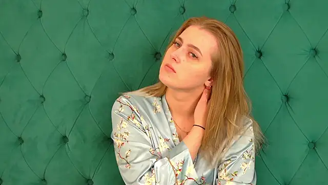 Snapshot of EllaBells chatting on 3, 6, 2026 EllaBells online show from 3, 6, 2026