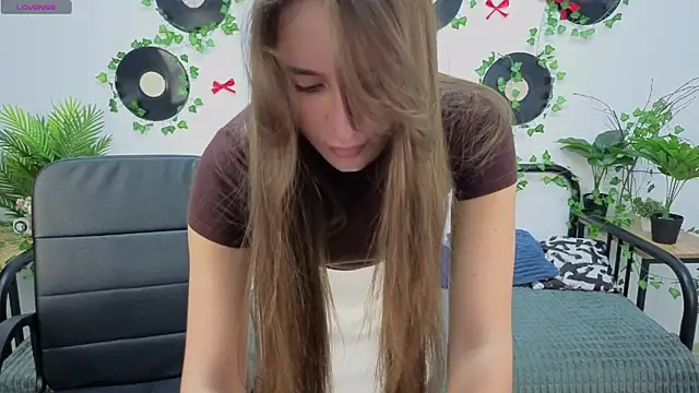 NicoleWells22 online show from 23, 6, 2026