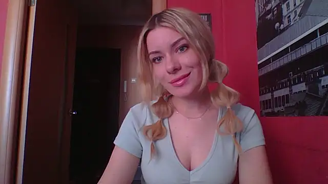 Snapshot of Softy_Aura_ chatting on 18, 5, 2026 Softy Aura online show from 18, 5, 2026